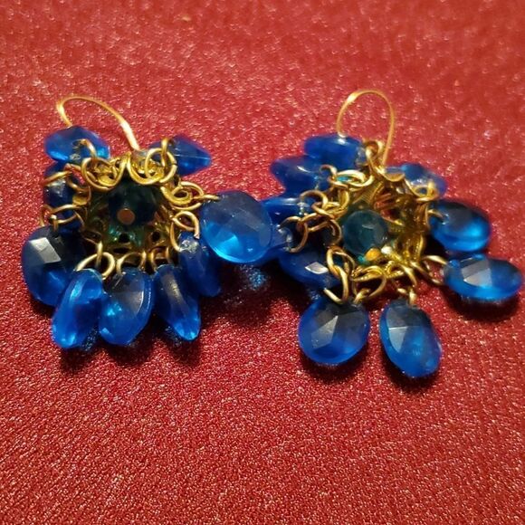 💥4 for $20💥Vintage Earrings Gold Tone Dangle Blue Beaded Retro Jewelery - Picture 3 of 5